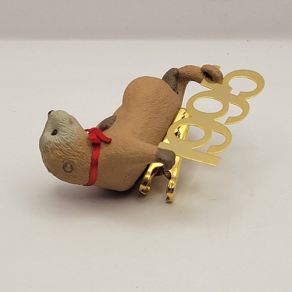Hallmark Keepsake 1995 FABULOUS DECADE Otter Christmas Ornament - Picture 4 of 13
